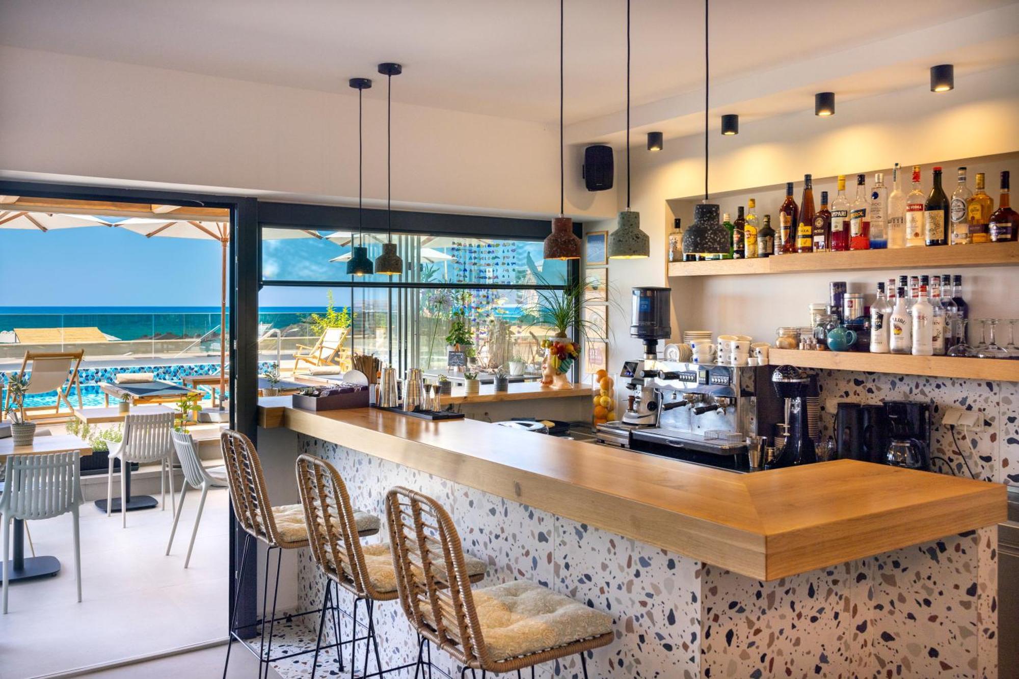 Calla Luxury Seafront Suites Rethymno  Ngoại thất bức ảnh